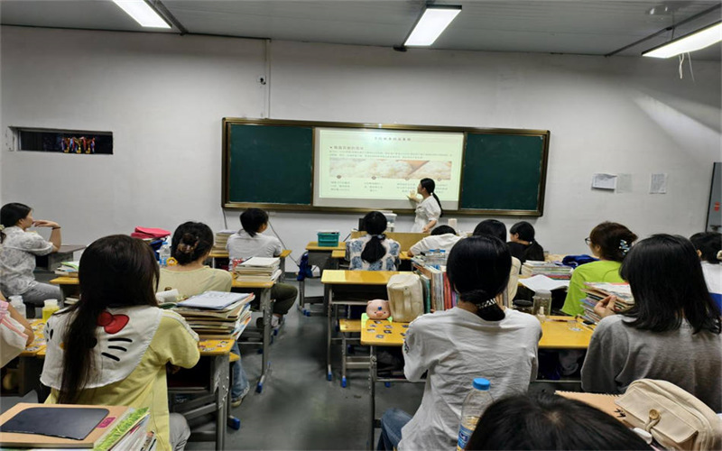 我校學(xué)工處組織開(kāi)展“不負(fù)食光，杜絕浪費(fèi)”