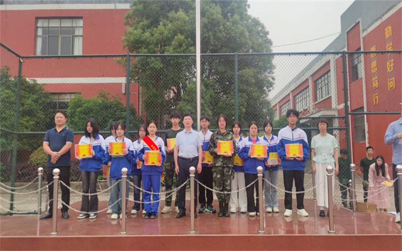 吉安市理工技工學(xué)校成功舉行校技能大賽頒獎(jiǎng)儀式